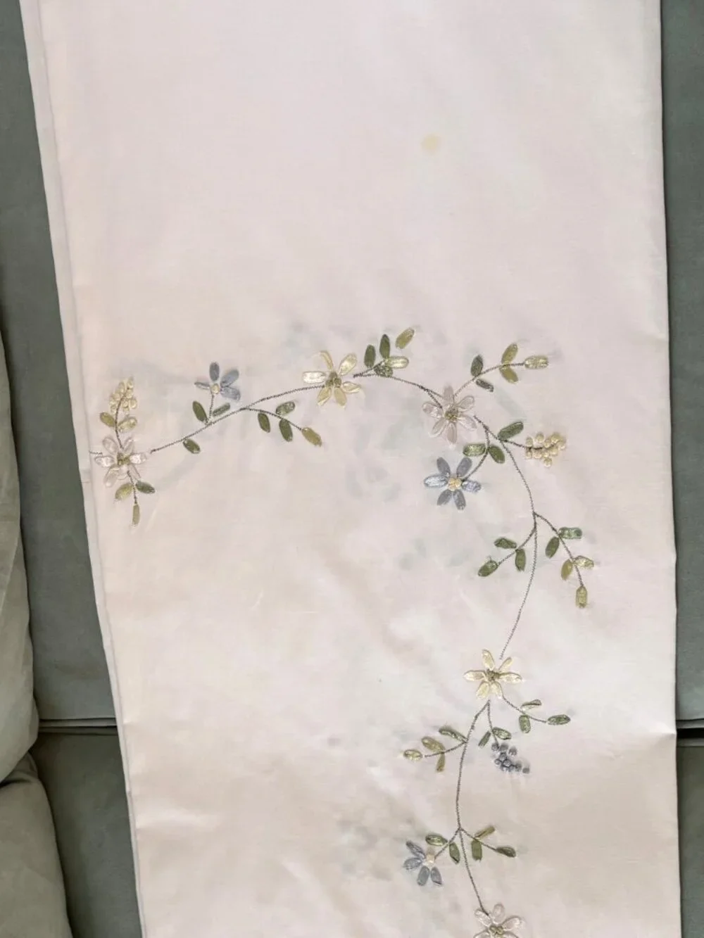 White Tablecloth  60